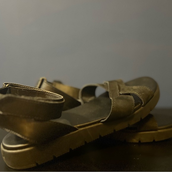 Criss Cross Flat Zerogrand Black Sandals! 7.5 [COLE HAAN] - Picture 6 of 8